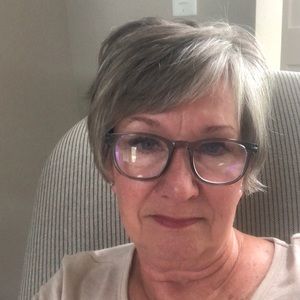 Meet your Posher, Leslee